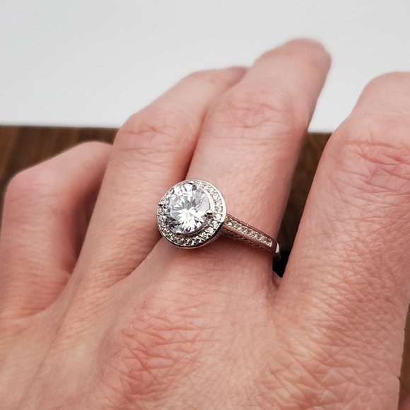 Size 9.75 925 Sterling Silver Bright Amazing Cubic Zirconia Ring - Picture 4 of 10